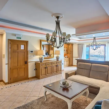 Seafront Luxury Apartamento