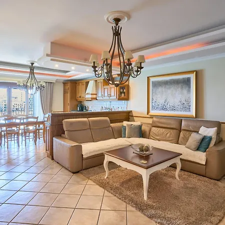 Seafront Luxury Apartament *