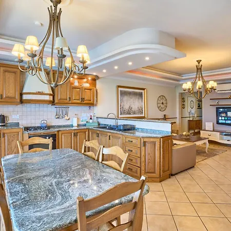 Seafront Luxury Apartament