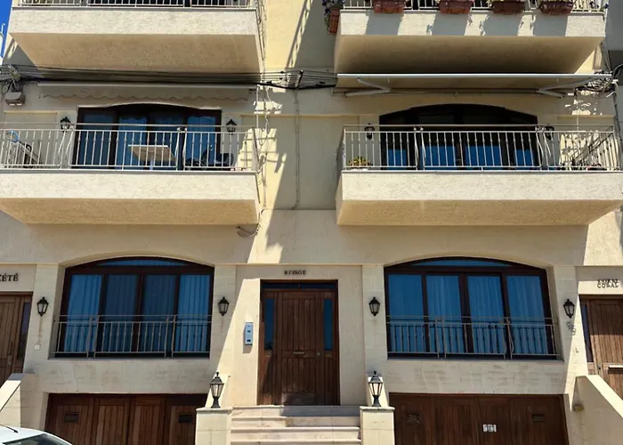 Seafront Luxury Appartamento